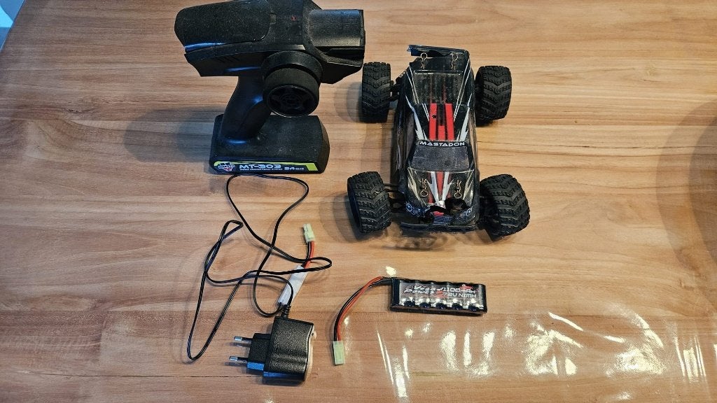 Himoto Monster Truck 1:18 RC Auto met Accu's en Lader, Elektro, Gebruikt, Auto offroad, Ophalen of Verzenden