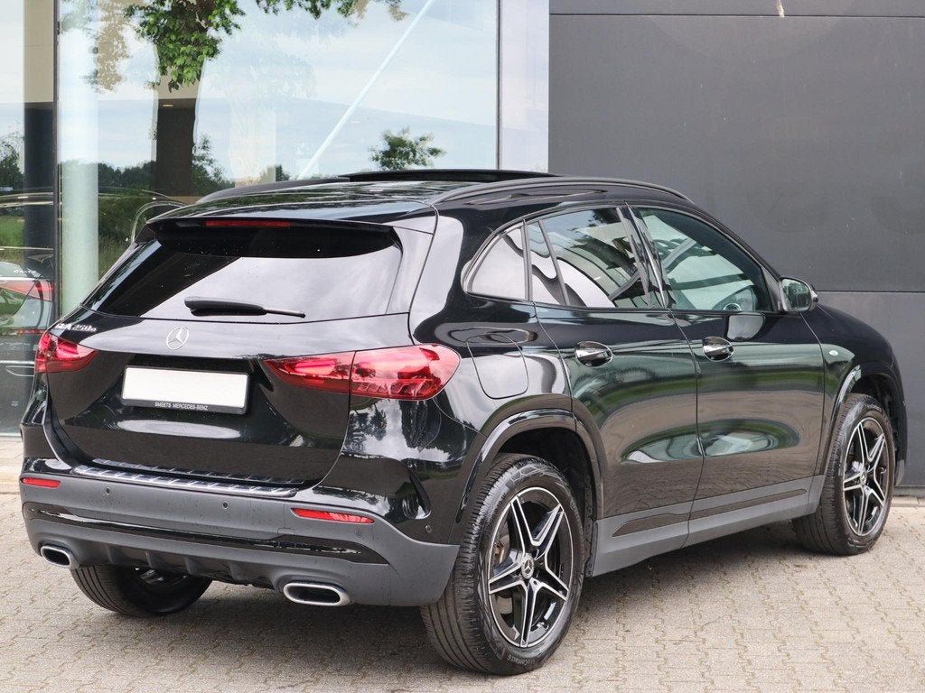Mercedes-Benz GLA-klasse 250 e Business Solution AMG, Auto's, Mercedes-Benz, 4 cilinders, Zwart, Bedrijf, Hybride Elektrisch/Benzine