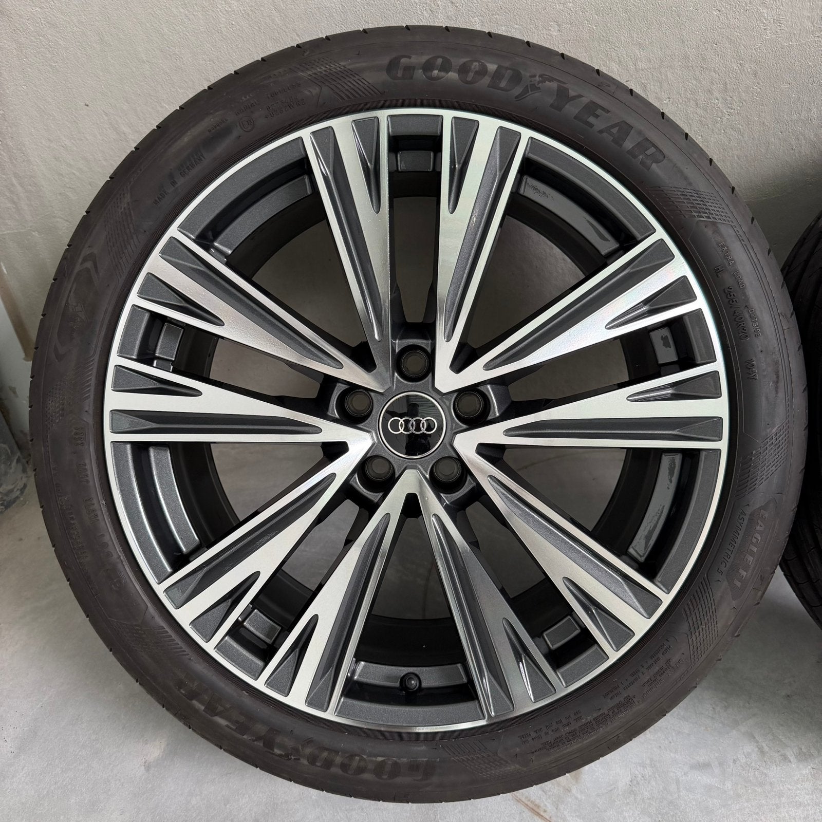 20 INCH ORIGINELE AUDI A6 S6  VELGEN + ZOMERBANDEN, Auto-onderdelen, Banden en Velgen, Gebruikt, 255 mm, Banden en Velgen, Ophalen of Verzenden