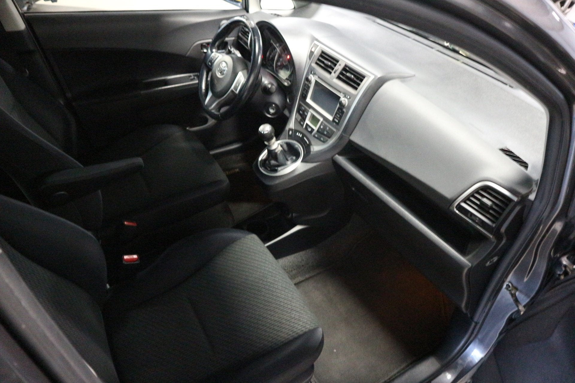 Toyota Verso-S 1.3 VVT-i Aspiration / NAP / NW APK / TOP DEA, Voorwielaandrijving, Euro 5, Gebruikt, 4 cilinders