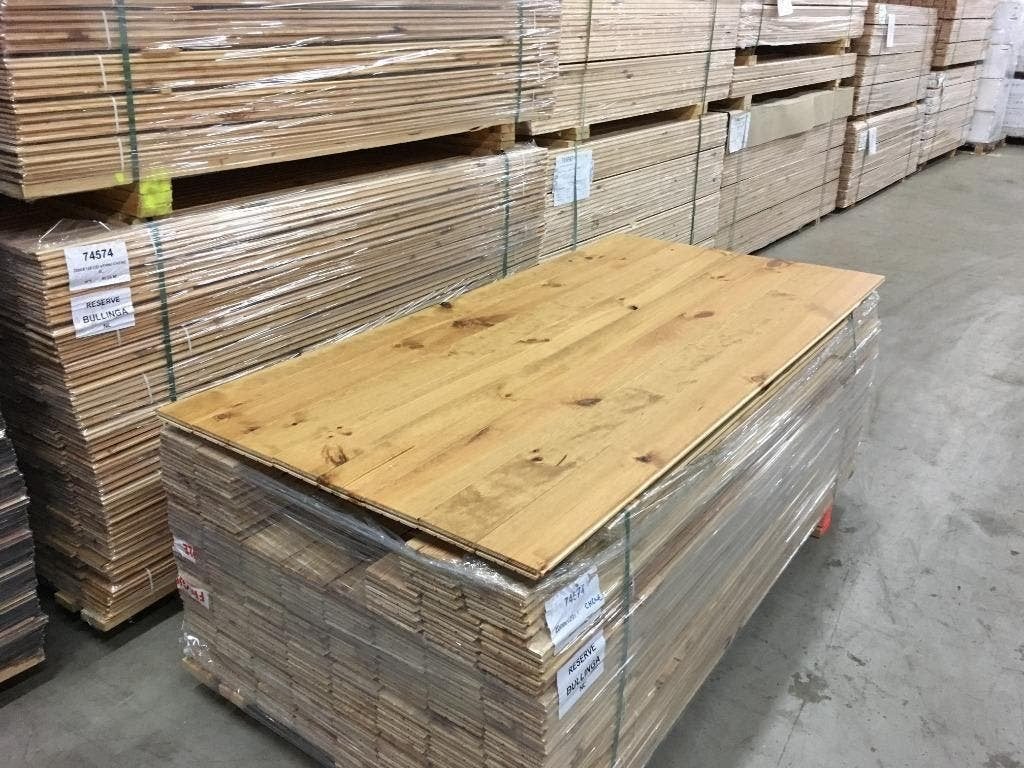 Vloerdelen 20x120 kant en klaar eiken kleur / chene gelakt