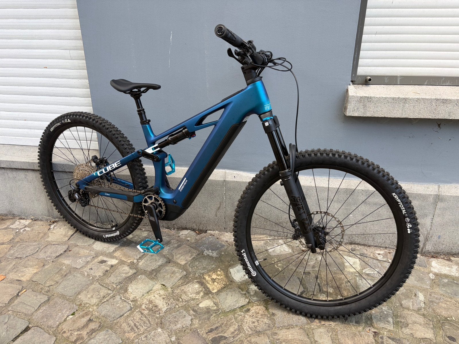 Cube Stereo Hybrid ONE44 HPC Carbon 2026 120km, Ophalen, Zo goed als nieuw, Cube, 50 km per accu of meer