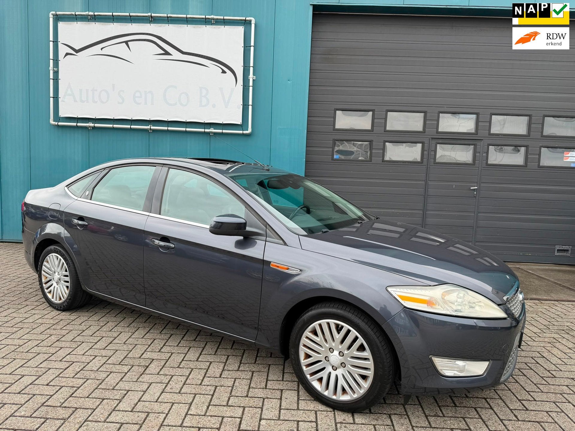 Ford Mondeo 2.3-16V Ghia Automaat Uniek 1e Eigenaar Leder Na, Auto's, 1441 kg, 730 kg, Gebruikt, Zwart
