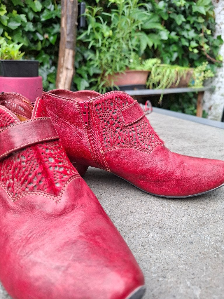 think dames schoenen 38, Schoenen met lage hakken, Think!, Ophalen of Verzenden, Zo goed als nieuw