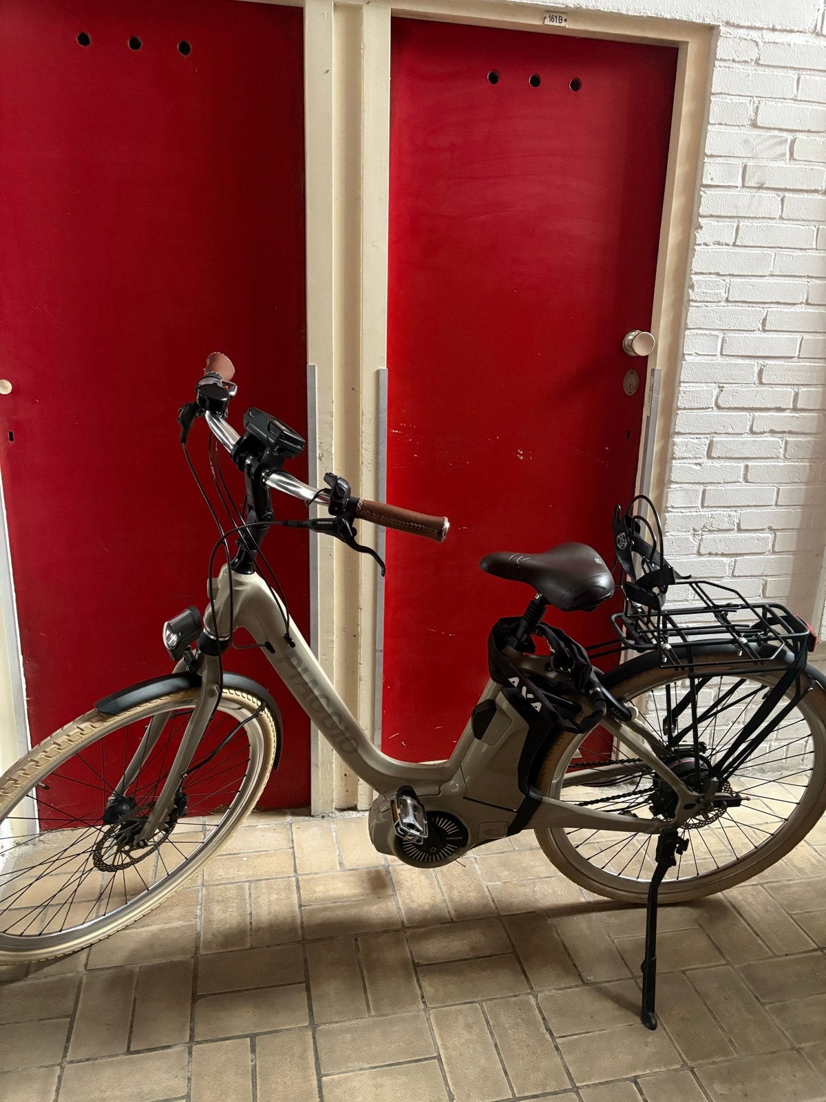 Piaggio e-bike - Beige stadsfiets met geweldige accu, Fietsen en Brommers, Elektrische fietsen, Gebruikt, Overige merken, 47 tot 51 cm