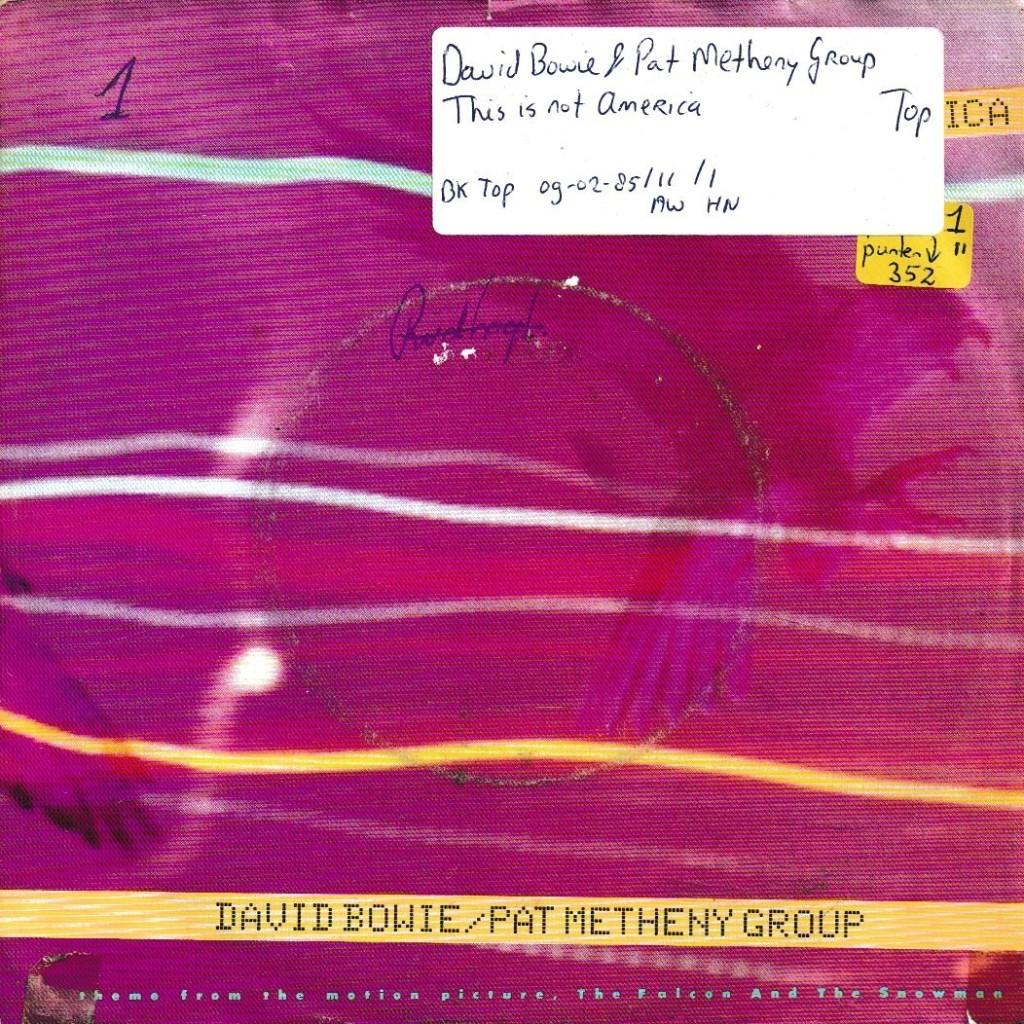 David Bowie & PatMethany Group - This is not America, Gebruikt, 7 inch, Single, Ophalen of Verzenden