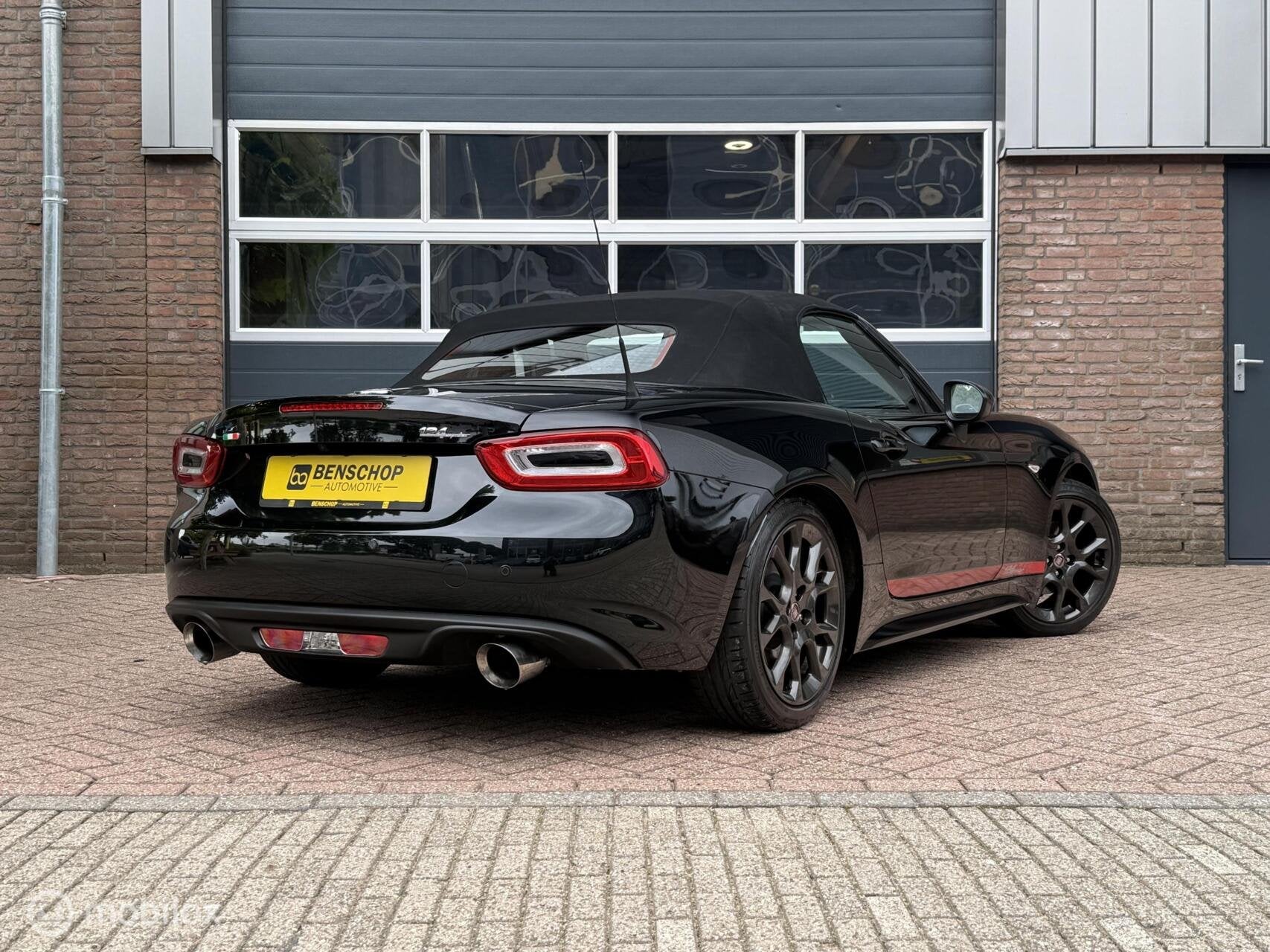 Fiat 124 Spider 1.4 MultiAir Turbo Lusso Sport Leer Navi Cam, Automatische klimaatregeling, 1025 kg, Achterwielaandrijving, Zwart