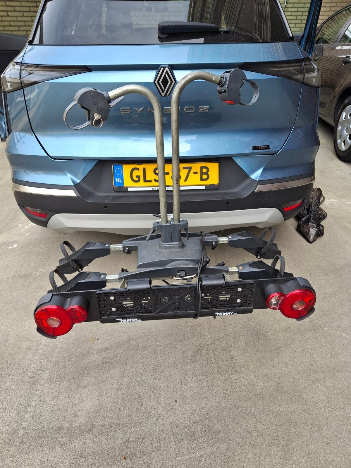Twinny load kantelbaar ook voor twee elektrischefietsen, Auto diversen, Fietsendragers, Ophalen, Gebruikt, Elektrische fiets, 2 fietsen
