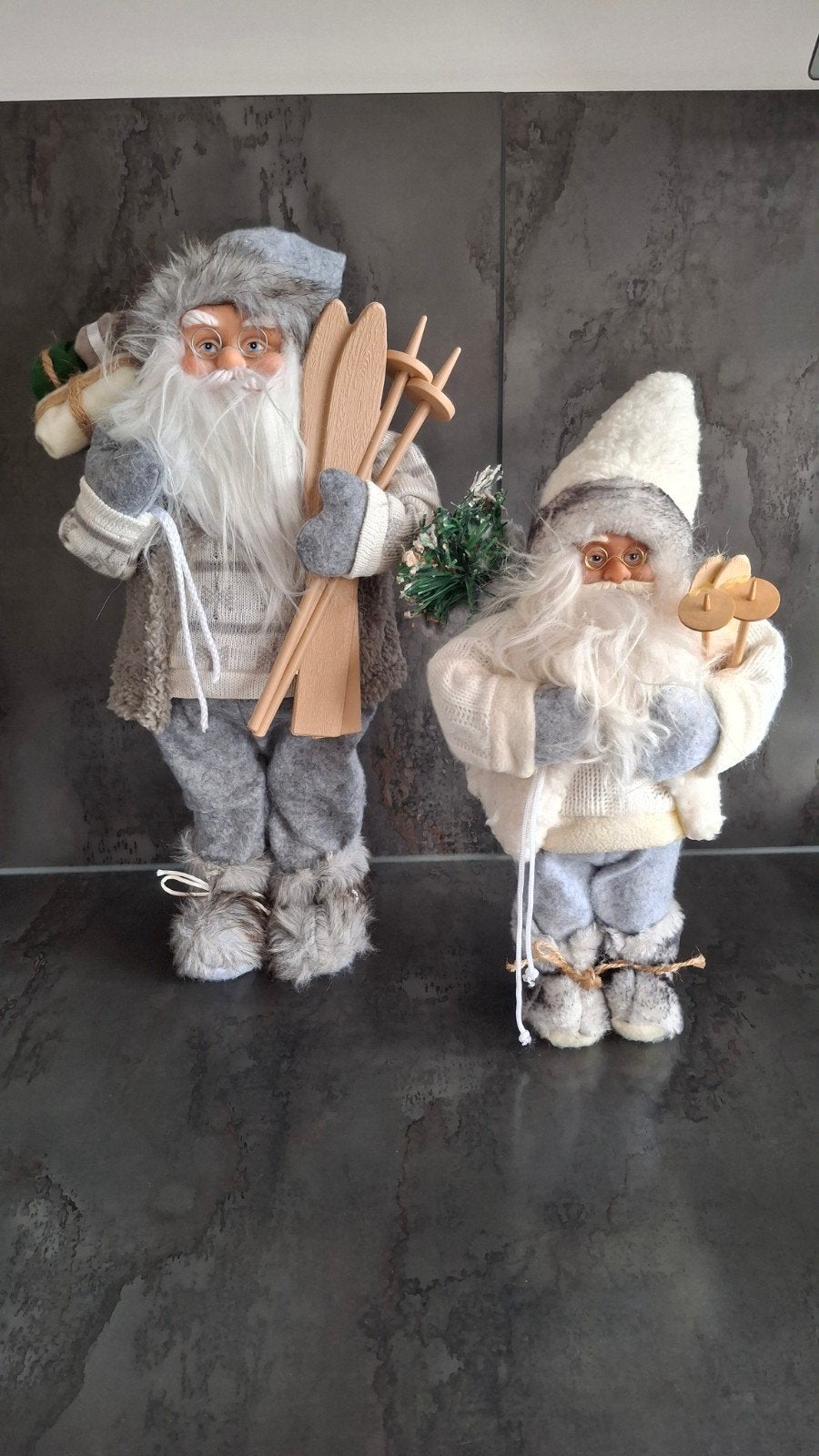 2x Kerstmannen voor Decoratie
Hoog: 40cm & 30cm
In een goede, Ophalen of Verzenden, Zo goed als nieuw, Dier