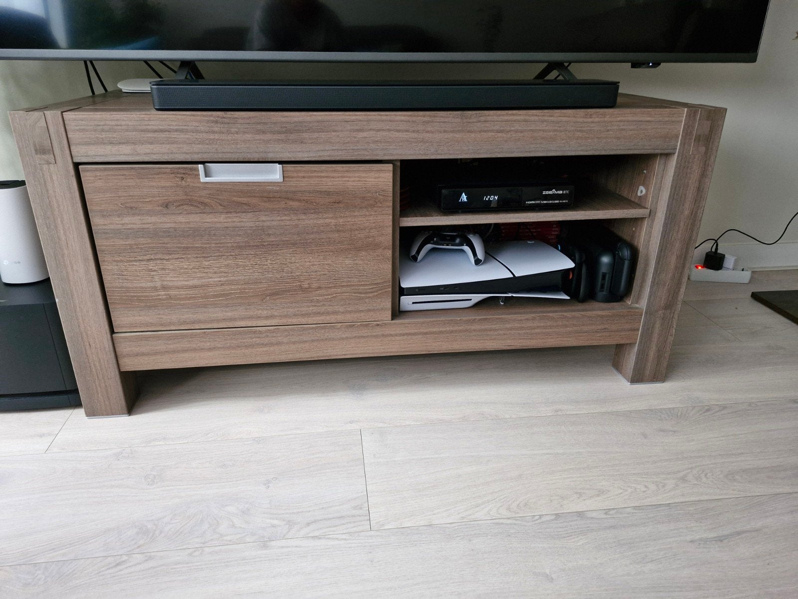Moderne TV-kast: bruin, met opbergruimte