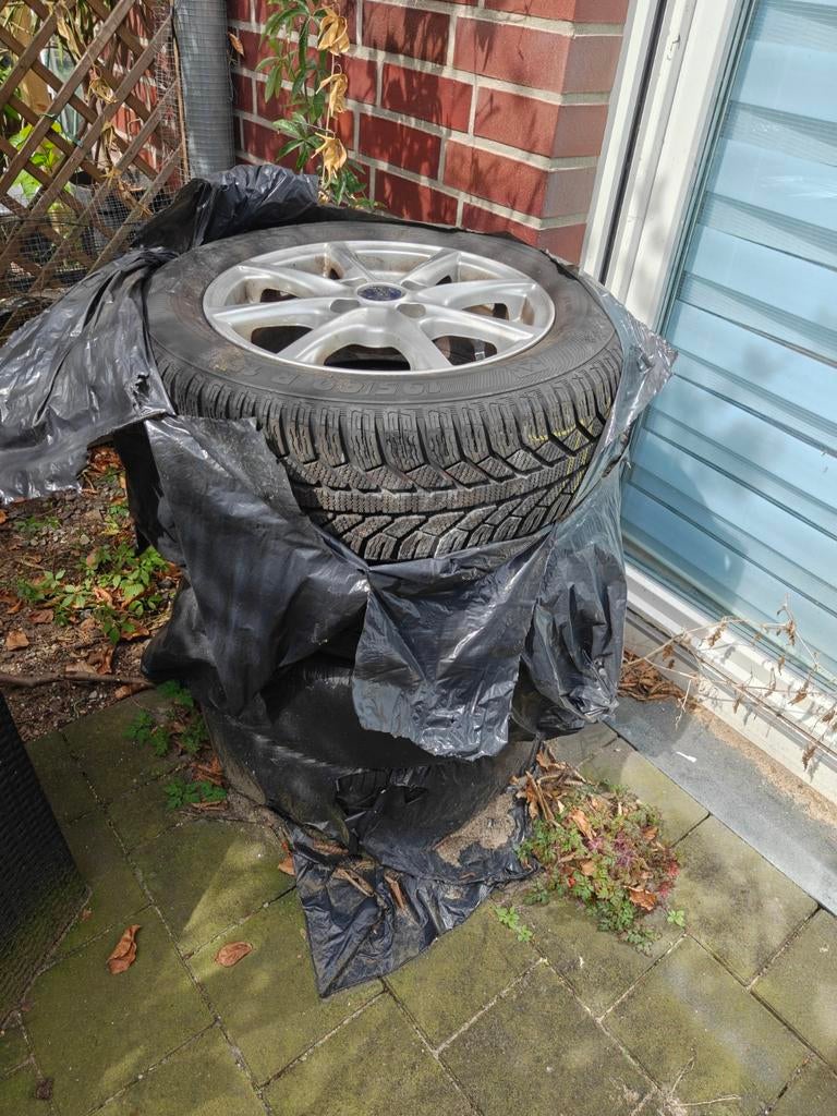 Ford 15 inch winterbanden met velgen 195/60 R15, Gebruikt, 15 inch, Banden en Velgen, Personenwagen