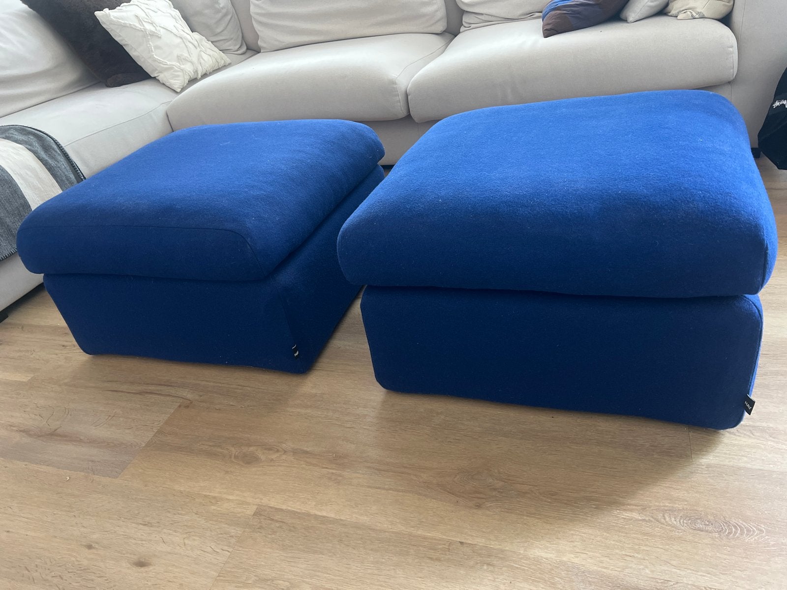 HAY Design poef/voetenbank - Kobaltblauw (67x67x41cm), Ophalen, Gebruikt, Vierkant, Stof