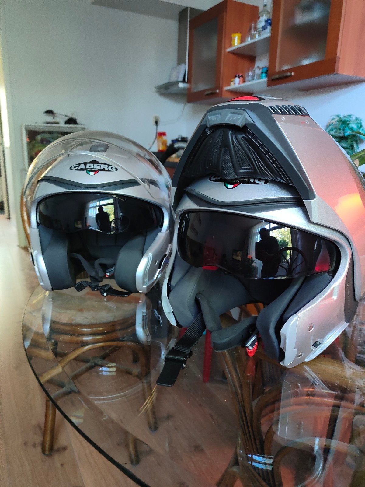 Duo Caberg motor helm 🪖 met ingebouwd zonnescherm (L & S), Ophalen of Verzenden, Tweedehands, Integraalhelm, Caberg