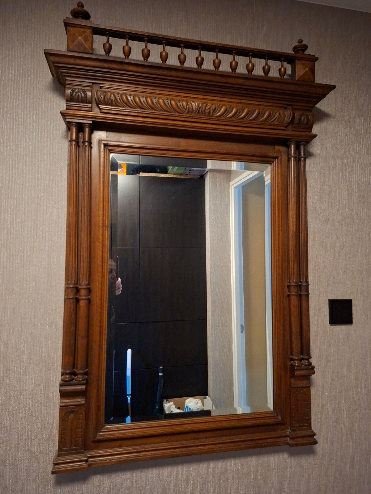 Antieke spiegel met sierlijke houten lijst, Ophalen, Rechthoekig, 50 tot 100 cm, 100 tot 150 cm