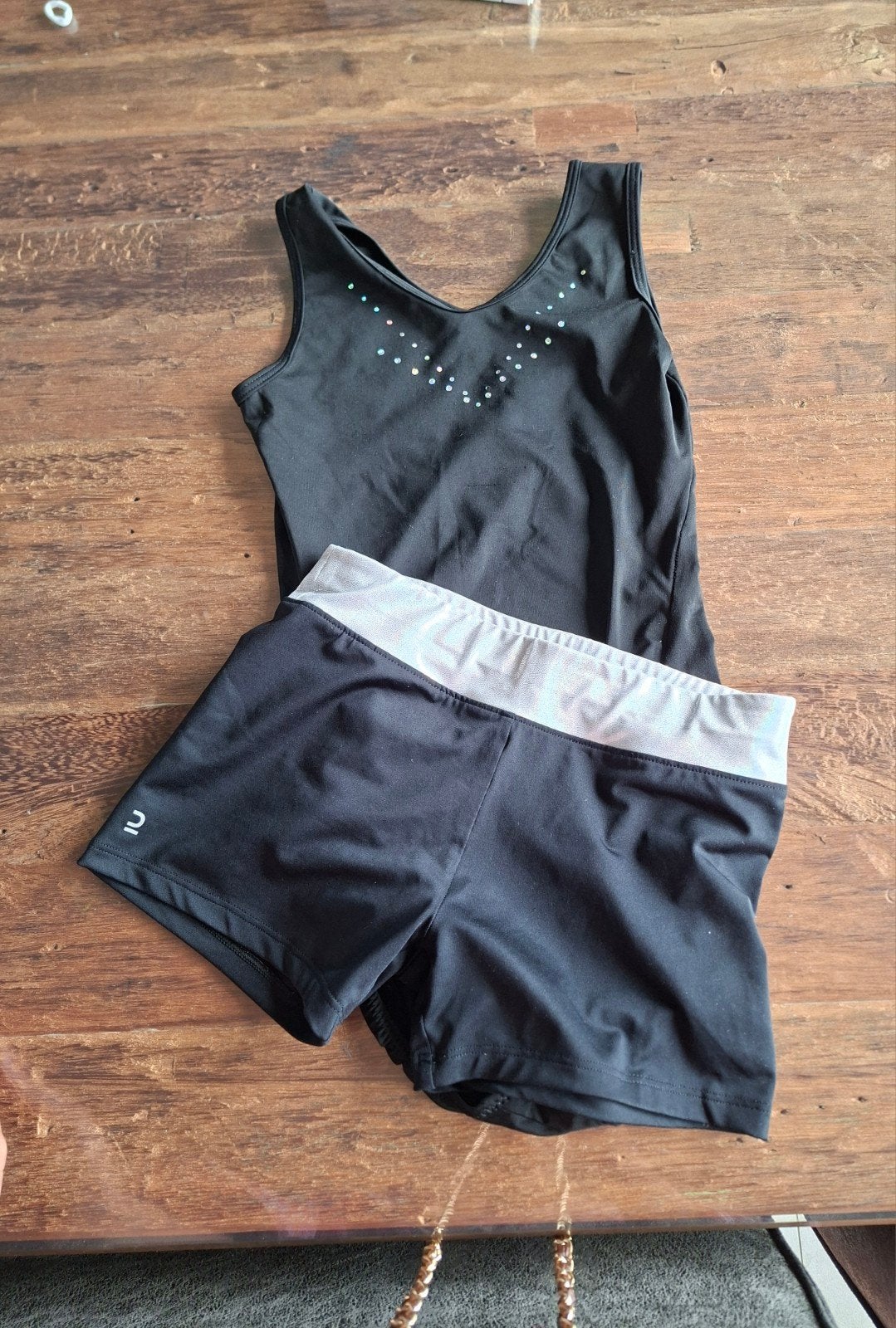 Turnpakje met korte broek - Zwart met glitters, Sport en Fitness, Turnen, Ophalen of Verzenden, Zo goed als nieuw, Zwart