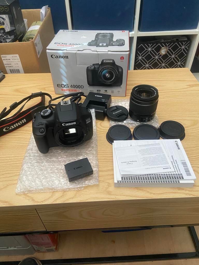 Canon EOS 4000D Spiegelreflexcamera met EF-S 18-55mm lens, Spiegelreflex, Canon, Ophalen of Verzenden, Zo goed als nieuw