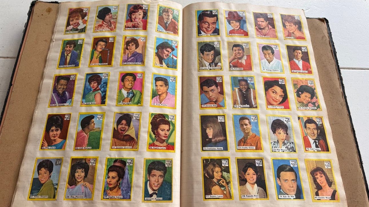 164 Vintage Plaatjes Beroemdheden (Jaren '60) compleet, Ophalen of Verzenden, Gebruikt, Foto of Kaart