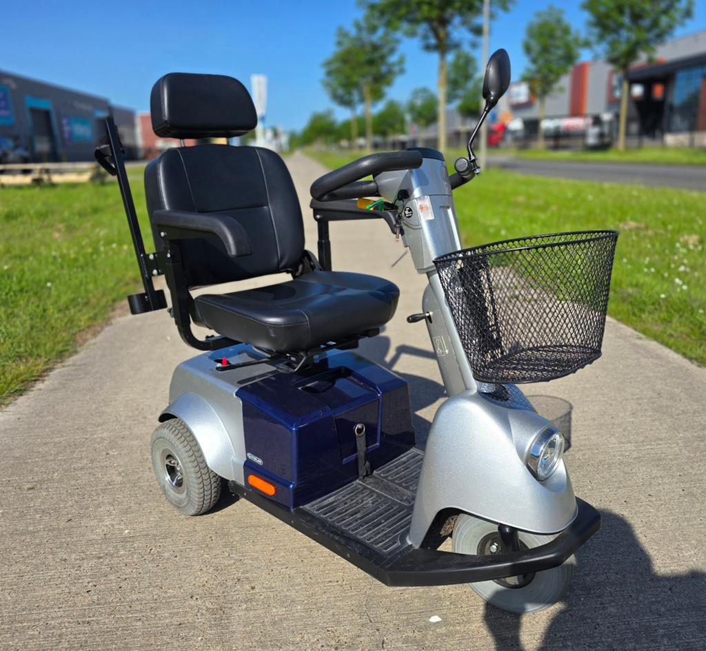 Handige 3 wiel scootmobiel | goedkoper dan huren!, 10 km/u of minder, ., 16 t/m 25 km, Zo goed als nieuw