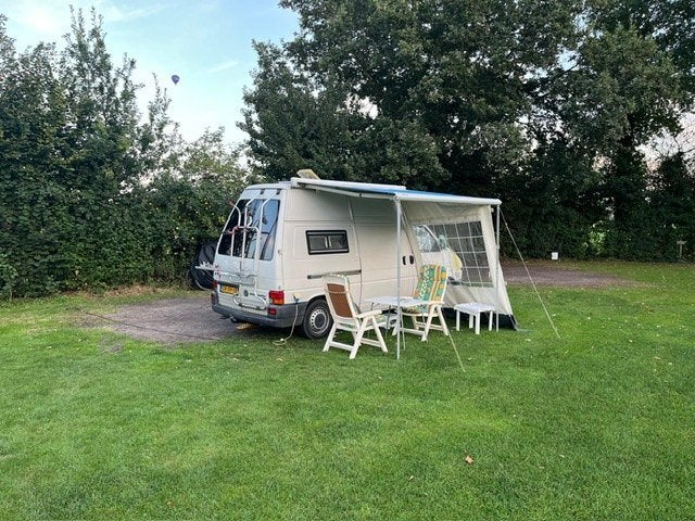 VW T4 camper lange en hoge uitvoering. bj 1999 245240 km, Chemisch toilet, Volkswagen, Luifel, Tot en met 3
