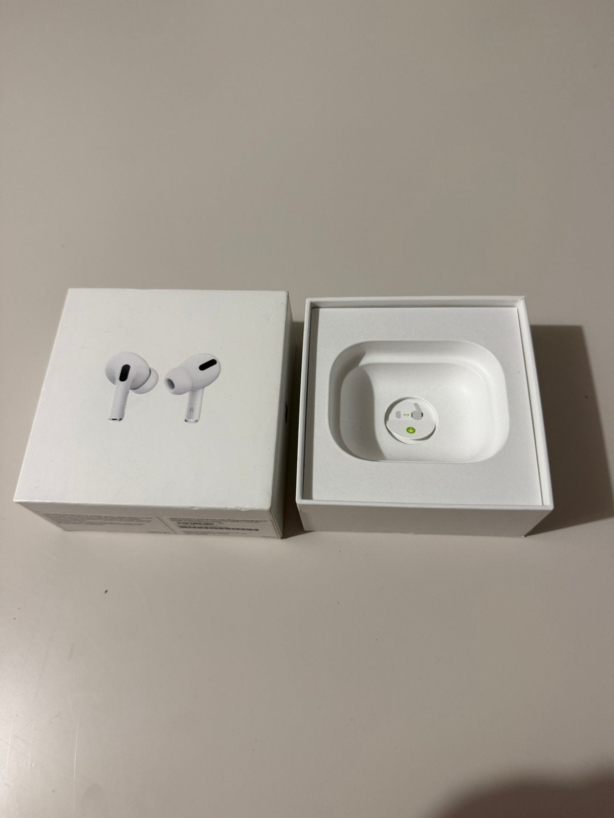 Originele Airpods Pro - ALLEEN DOOS, Ophalen of Verzenden, Zo goed als nieuw
