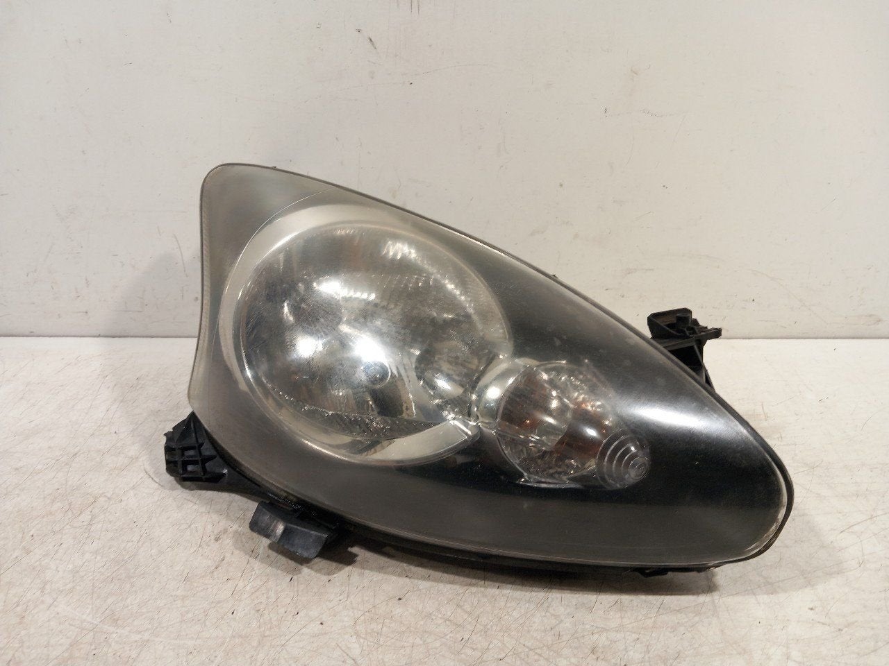 Koplamp rechts Toyota Aygo, Onderdelen@venauto.nl, Van der Ven Autorecycling B.V., Gebruikt, Ettenseweg 76, 4706 PB Roosendaal, The Netherlands