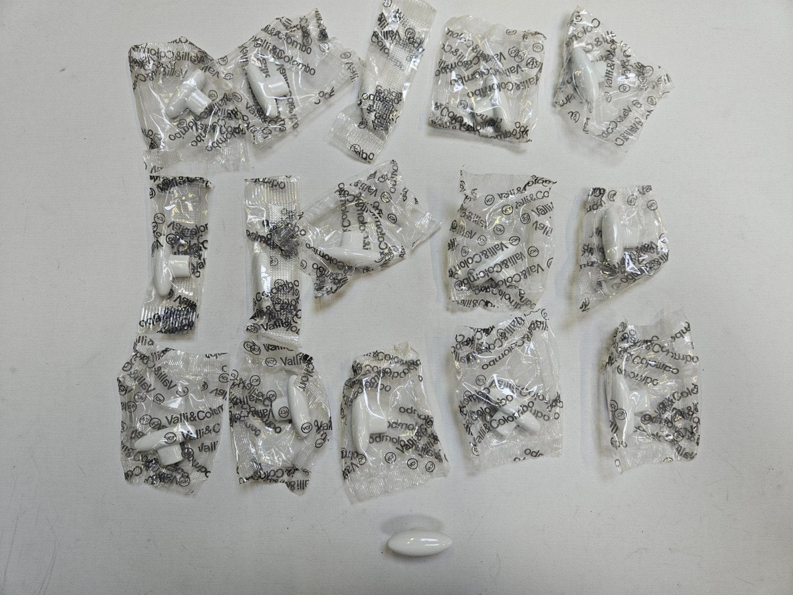 16x Meubelknop 35x13mm wit, Onbekend, Ophalen of Verzenden, Zo goed als nieuw, Onbekend