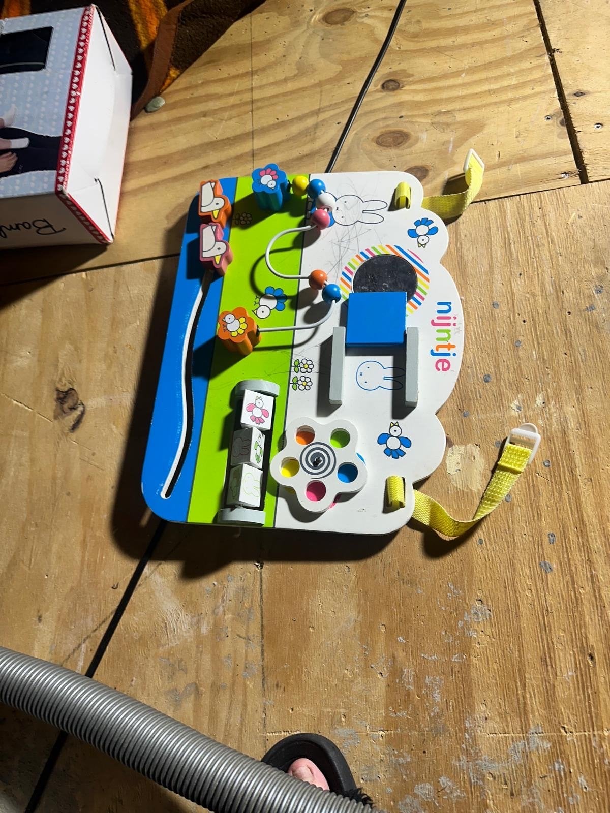 Muziekmobiel en activiteitenbord Nijntje, Kinderen en Baby's, Speelgoed | Babyspeelgoed, Ophalen of Verzenden, Gebruikt, Mobiel