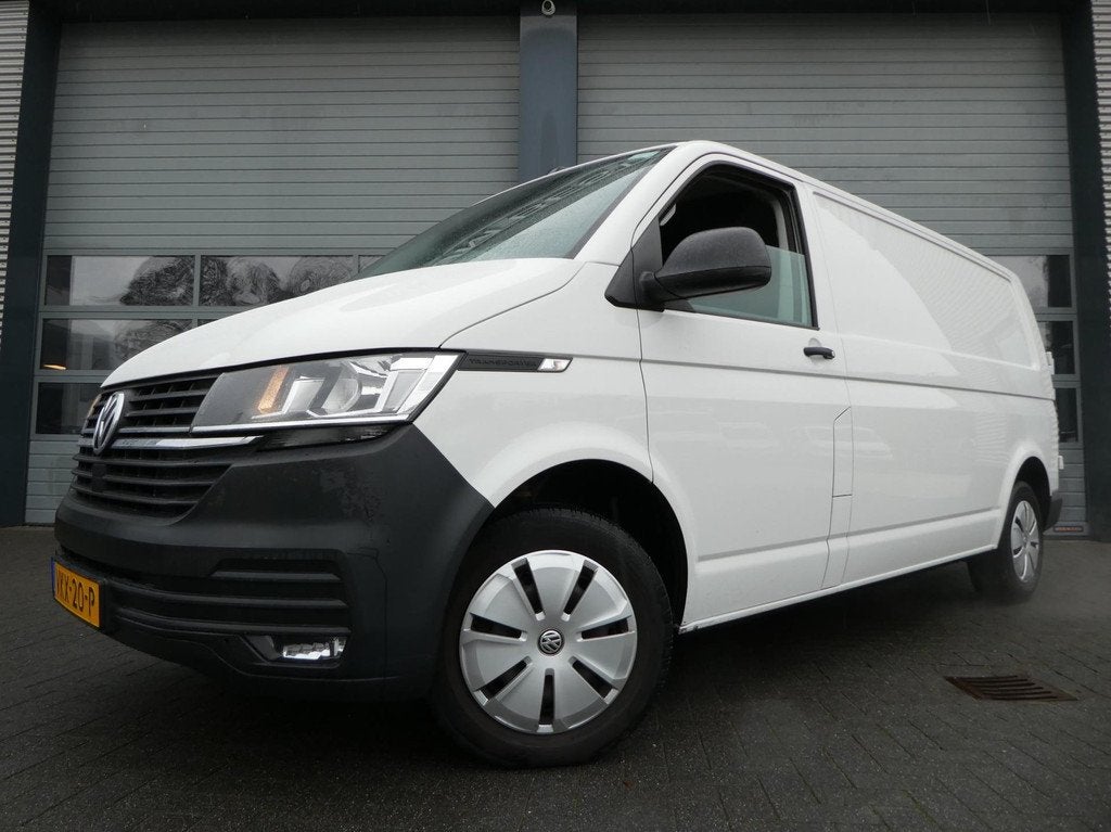 Volkswagen Transporter 2.0 TDI L2H1 airco navigatie pdc 3 zi, Voorwielaandrijving, Gebruikt, Euro 6, 4 cilinders