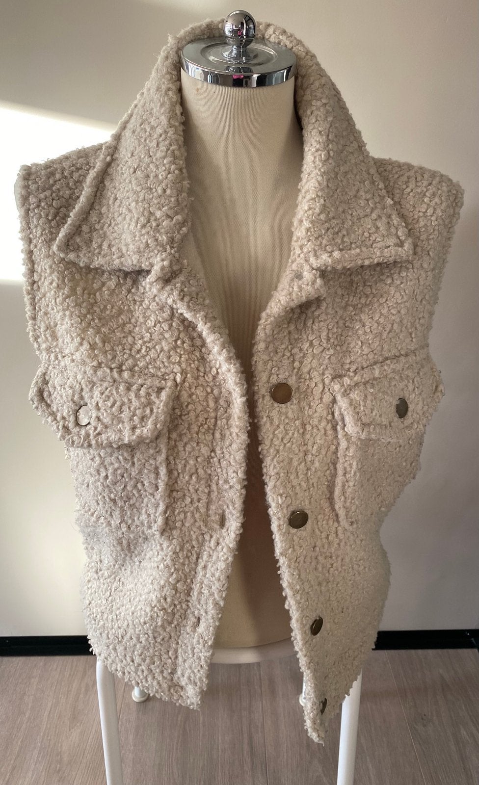 Leuke teddy bodywarmer one size, Verzenden, Gedragen, Maat 38/40 (M), Beige