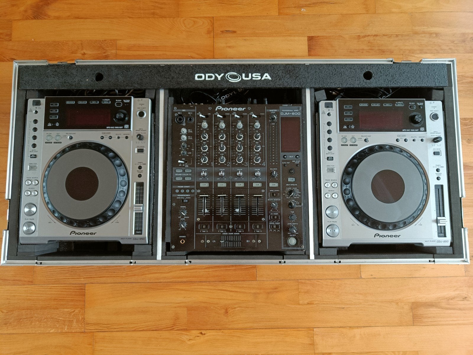 Pioneer DJ-set: 2x CDJ 850, DJM 800 + OdyUSA flightcase, Ophalen, Gebruikt, Dj-set, Pioneer