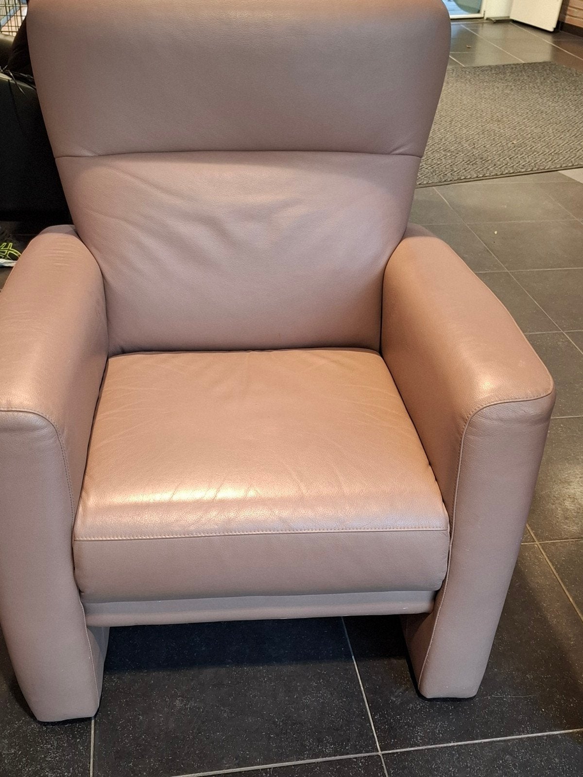 Comfortabele leren fauteuil, Huis en Inrichting, Ophalen, Gebruikt, Modern comfort, 75 tot 100 cm