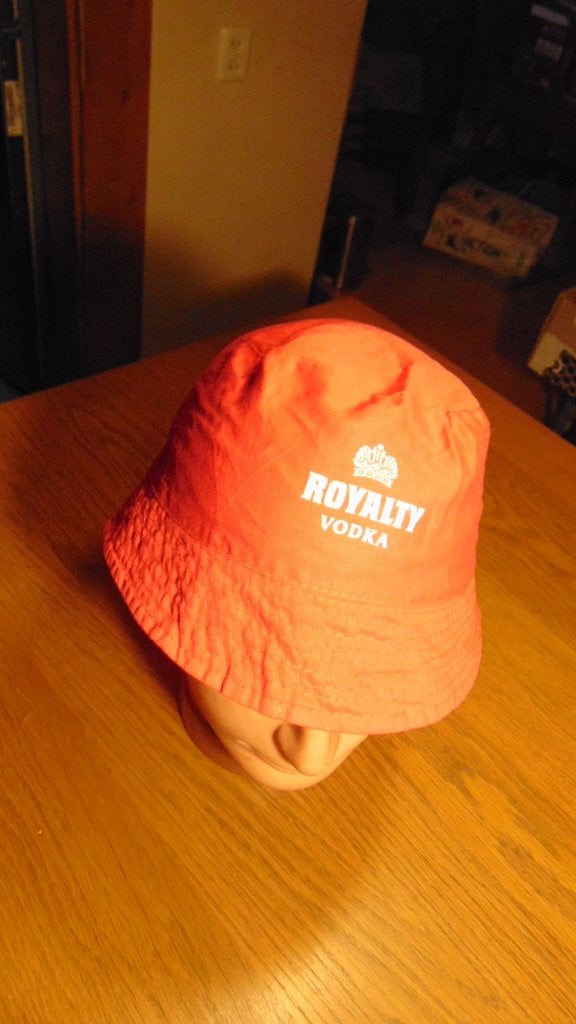 Royalty vodka bucket hat / vissershoedje volwassen zgan, Royalty Vodka, Hoed, Zo goed als nieuw, One size fits all