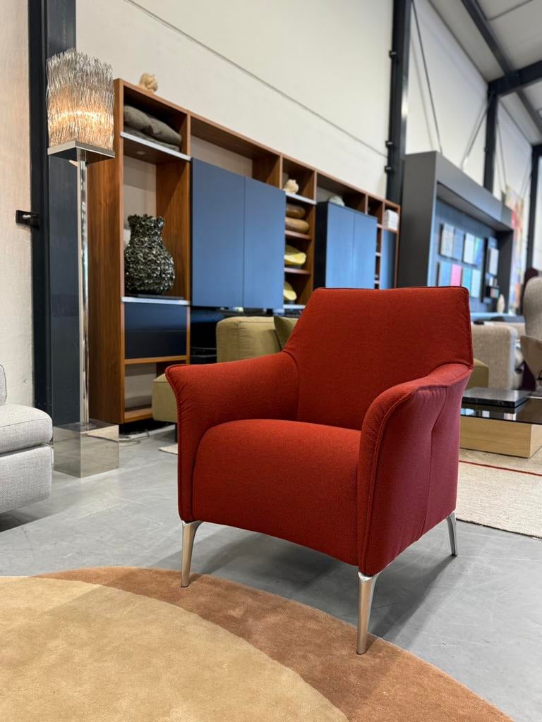 Nieuw Leolux Mayuro fauteuil Rood stof Design stoel, Huis en Inrichting, Fauteuils, Leolux, Nieuw, 75 tot 100 cm, Ophalen of Verzenden