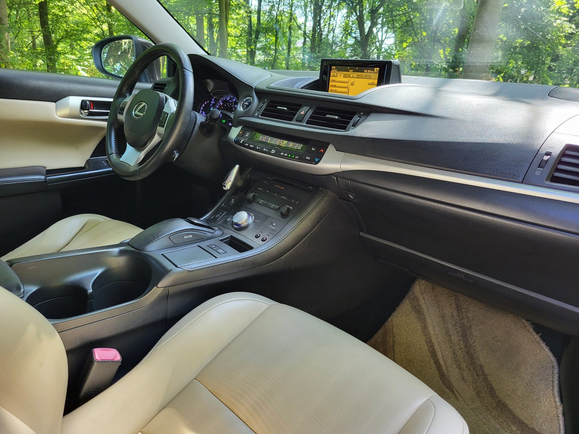 Lexus CT 200h Hybride 136 ch • Boîte auto • Cuir beige • GPS • Caméra de recul • Keyless