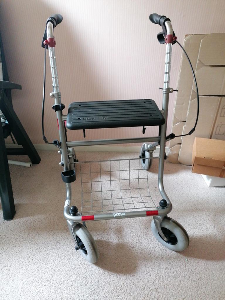 Gratis rollator, Ophalen
