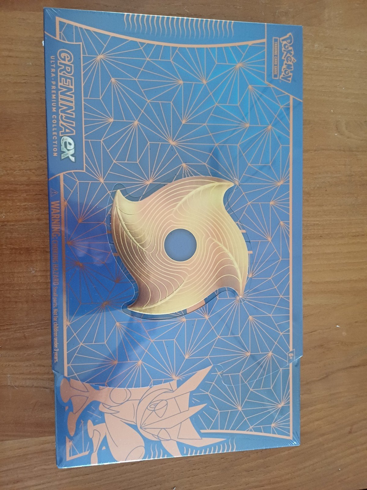 greninja ex box (upc) in nieuwstaat., Ophalen of Verzenden, Zo goed als nieuw, Meerdere kaarten, Foil