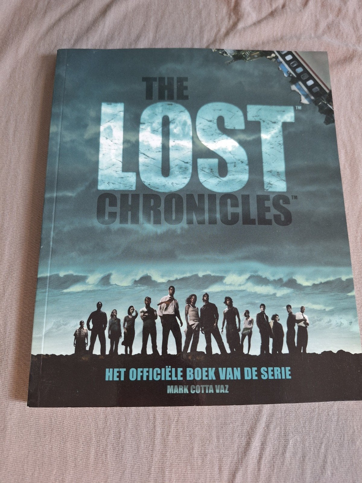 The Lost Chronicles - Het officiële boek van de serie, Boeken, Ophalen of Verzenden, Zo goed als nieuw, Mark Cotta Vaz