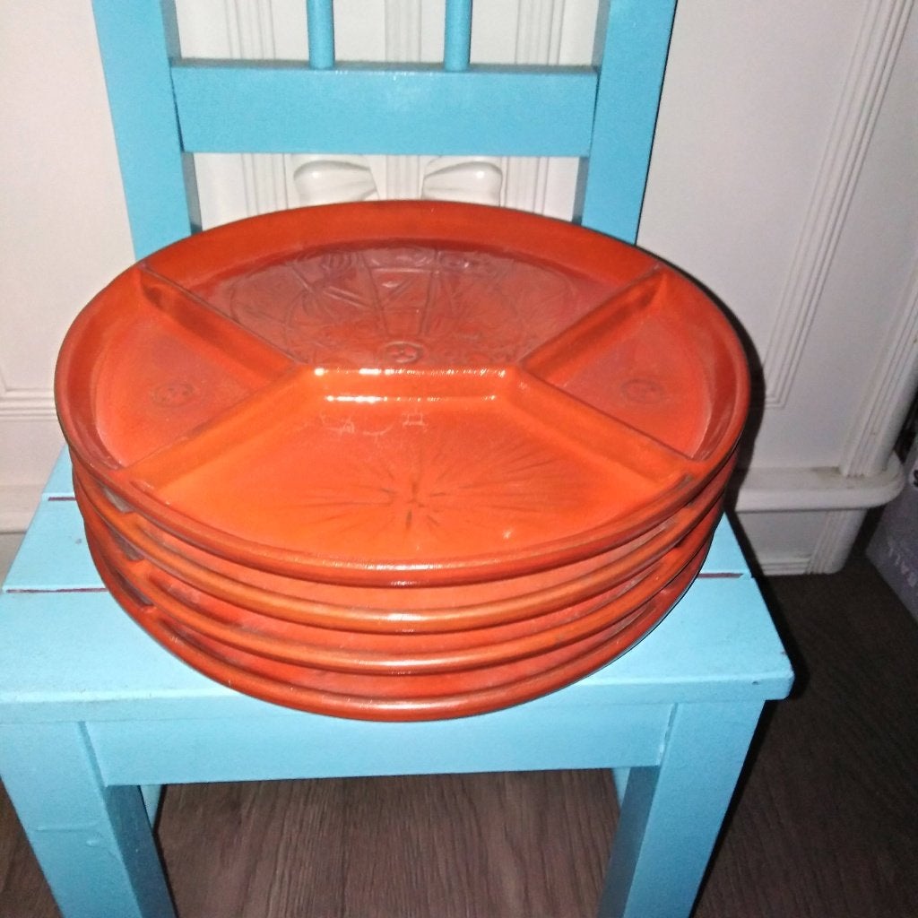 Fondue / gourmet borden rood/bruin vintage 4-vaks 4 stuks, Huis en Inrichting, Keuken | Servies, Ophalen, Gebruikt, Bord(en), Overige stijlen