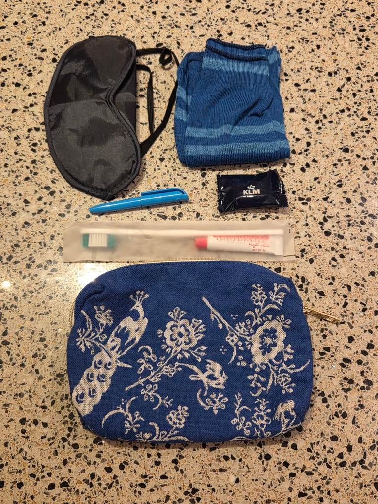 Rituals KLM comfort bag toilettas blauw wit nieuw, Sieraden, Tassen en Uiterlijk, Toilettassen, Ophalen of Verzenden, Nieuw, Blauw
