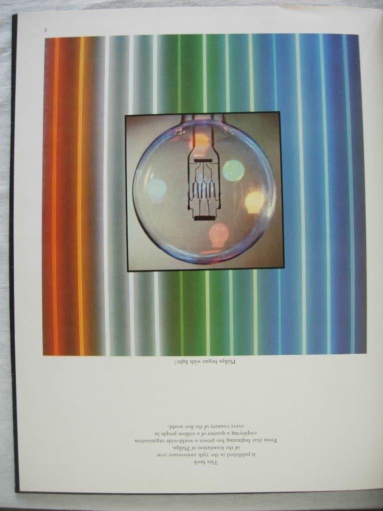 Gravin Starey Vision of a reality Philips 75 years, Boeken, Verzenden, 20e eeuw of later, Gelezen, Gravin Starey