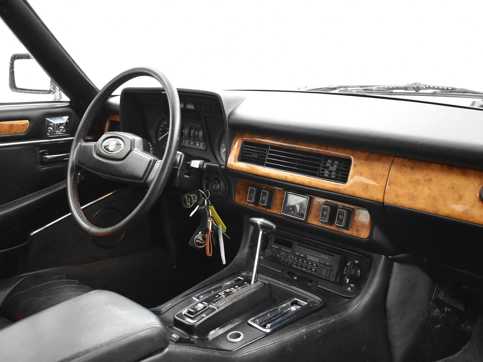 Jaguar XJ-S 5.3 V12 HE COUPÉ 296 PK AUT. *ORIGINEEL NEDERLA, Auto's, Stof, 296 pk, 4 stoelen, Origineel Nederlands