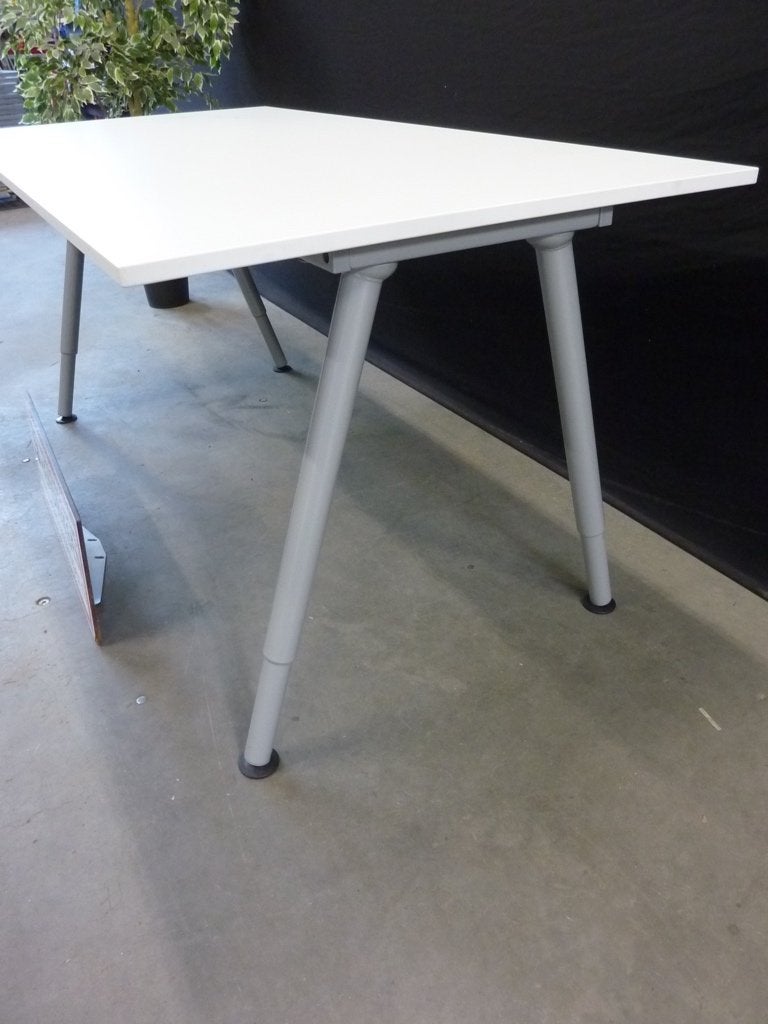 Gebruikt bureau / werktafel / bureautafel Ikea Thyge 160x80, Huis en Inrichting, Ophalen, 160 cm, Gebruikt, In hoogte verstelbaar
