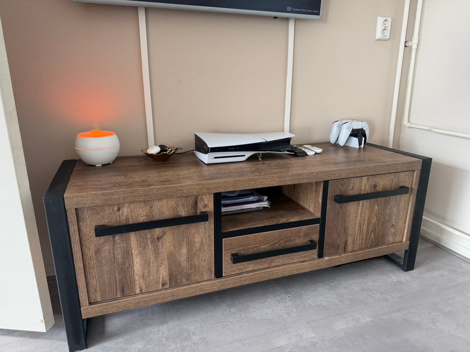 Foto 3 van Industriële woonkamer set – tv-meubel + 3 ronde salontafels