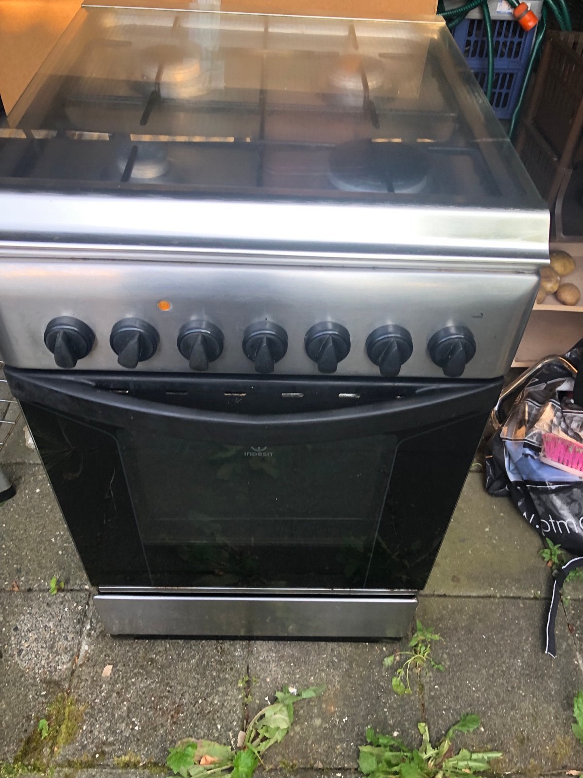 Indesit Vrijstaand Gasfornuis met Oven - Gebruikt, Ophalen, Gebruikt, 4 kookzones, Gas