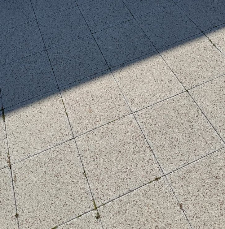GRATIS 8 witte terrastegels 40x40 cm en 2 halve, Doe-het-zelf en Verbouw, Tegels, Ophalen, Gebruikt, Minder dan 5 m², Vloertegels