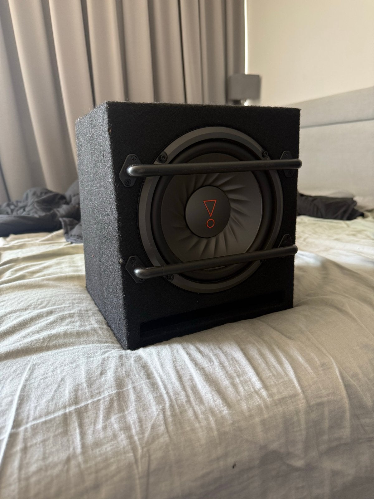 JBL Basspro 8 - Compacte actieve subwoofer, Auto diversen, Autoradio's, Nieuw, Ophalen of Verzenden