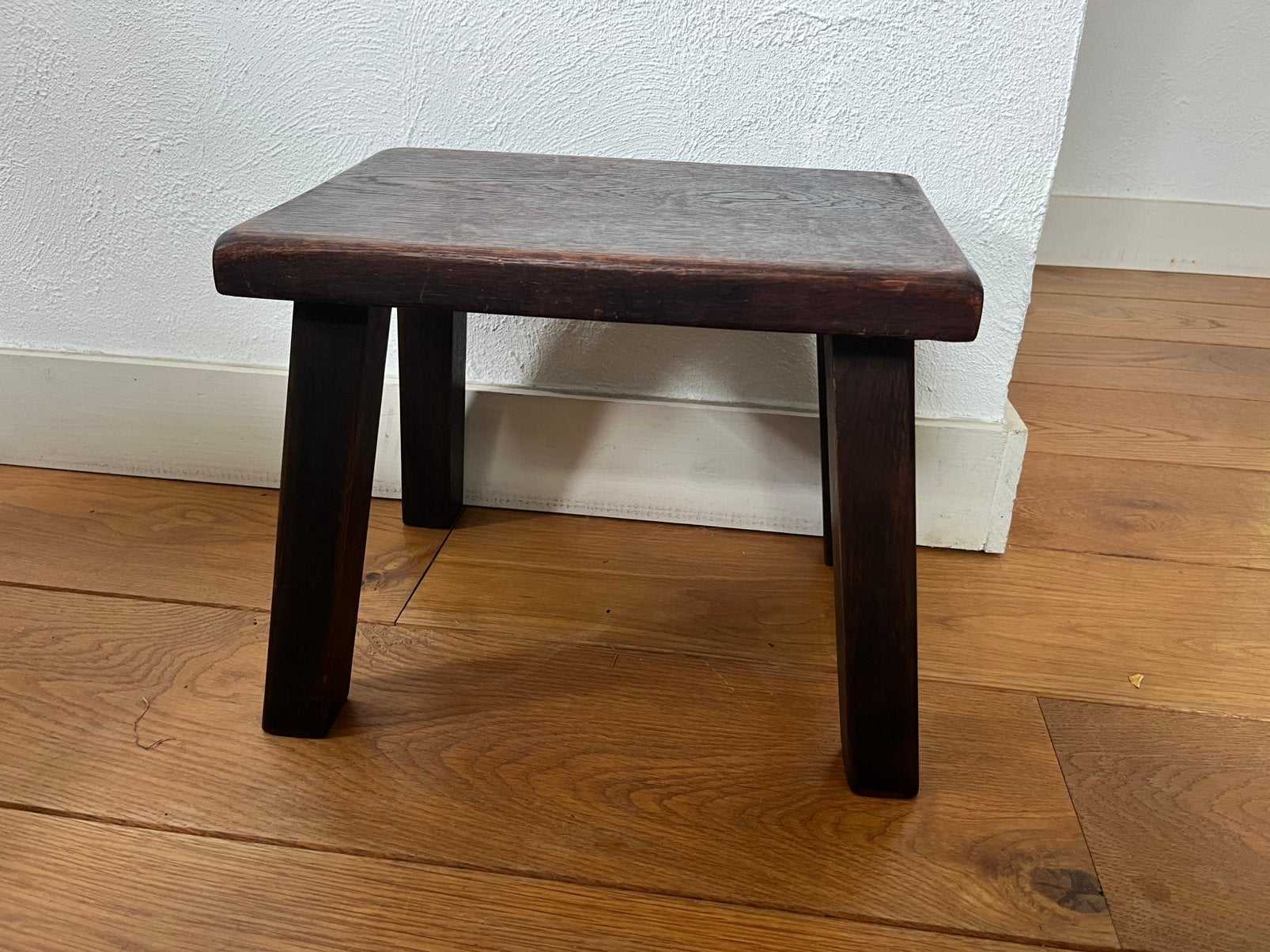 Vintage Bijzettafeltje massief eiken h32cm stevig kruk, Huis en Inrichting, Krukjes, Ophalen of Verzenden, Zo goed als nieuw, Hout
