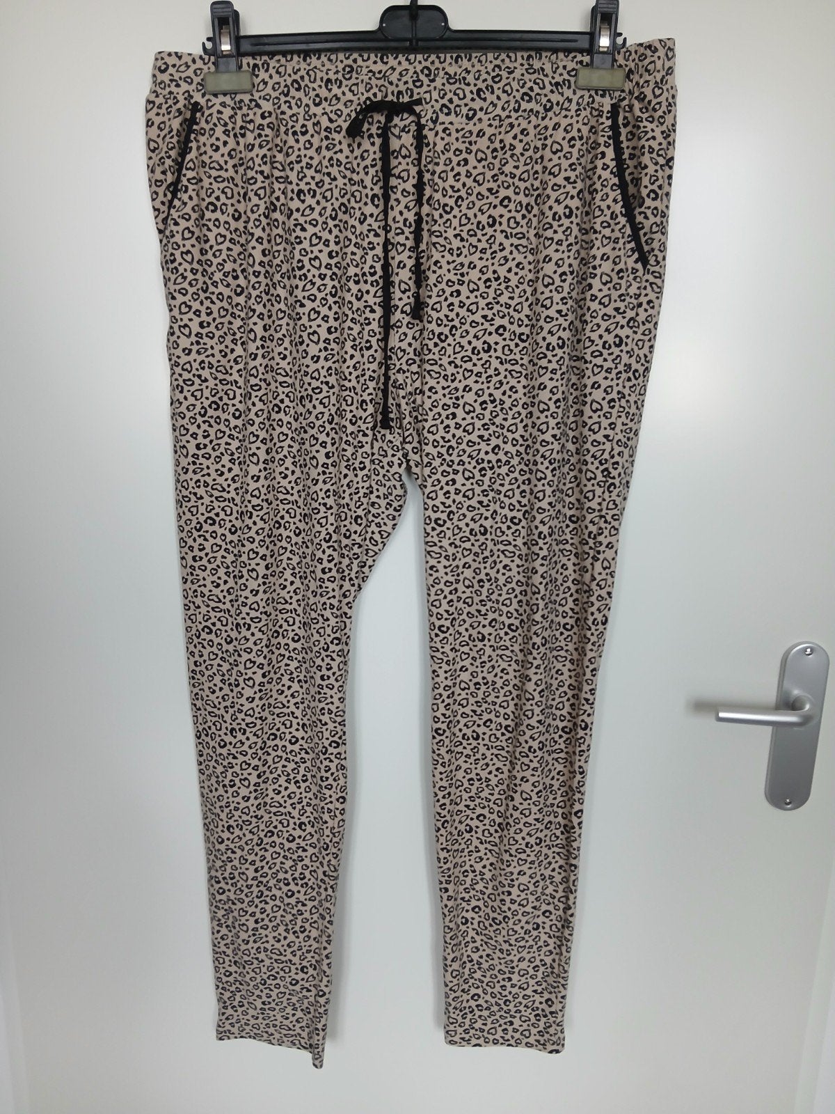 Primark dames pyjamabroek met luipaardprint - Maat L, Kleding | Dames, Primark, Ophalen of Verzenden, Zo goed als nieuw, Maat 42/44 (L)