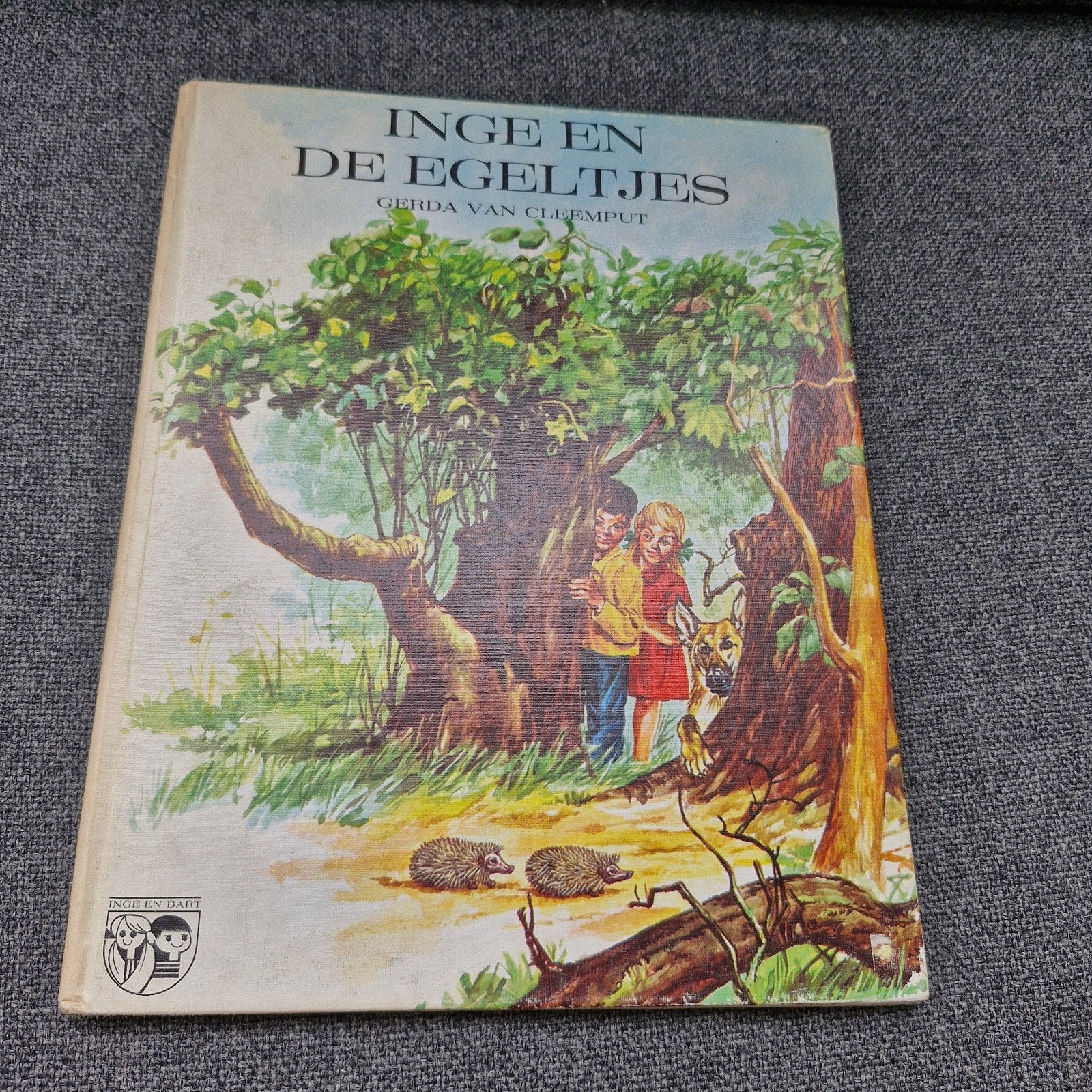Inge en Bart de Egeltjes - Gerda van Cleemput (1970), Boeken, Ophalen of Verzenden, Gelezen, Gerda van Cleemput, Fictie algemeen