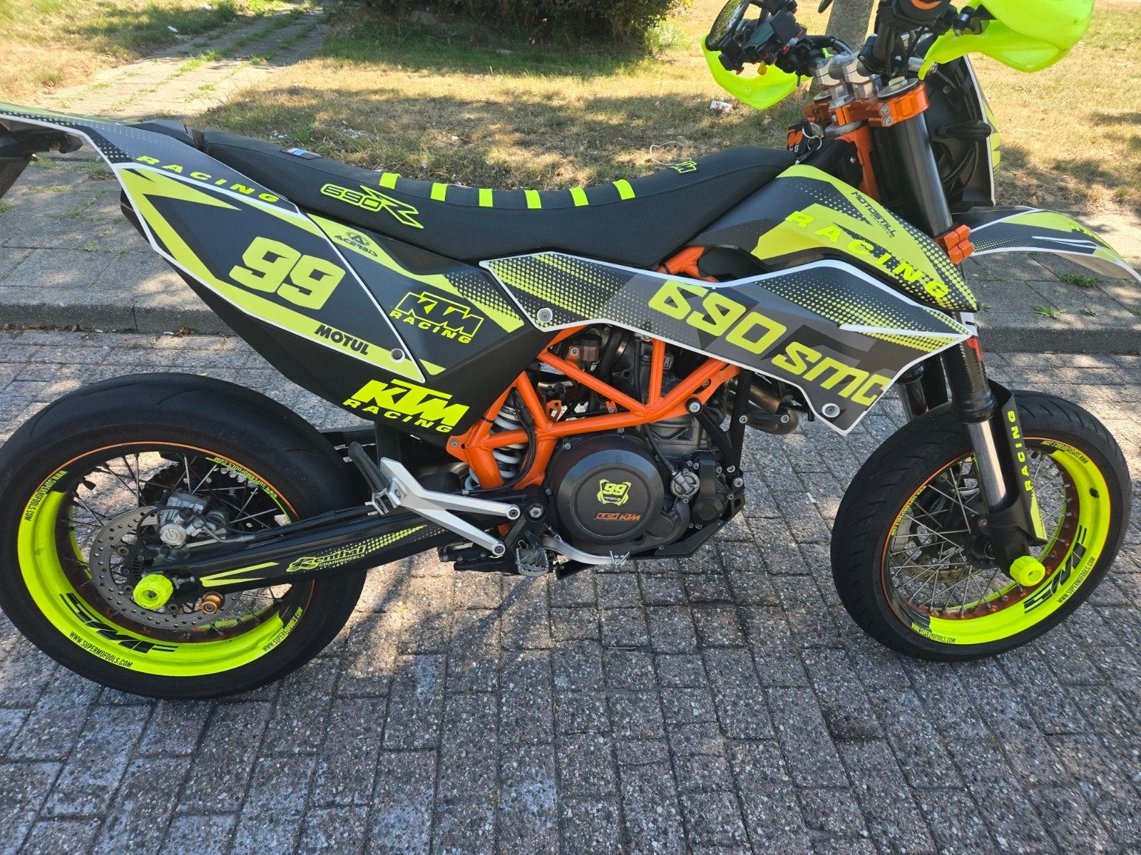 KTM 690 SMC R | Uniek | Veel PowerParts | Akra | DVR, LED Verlichting, Occasion, Motorrijbewijs A, Particulier